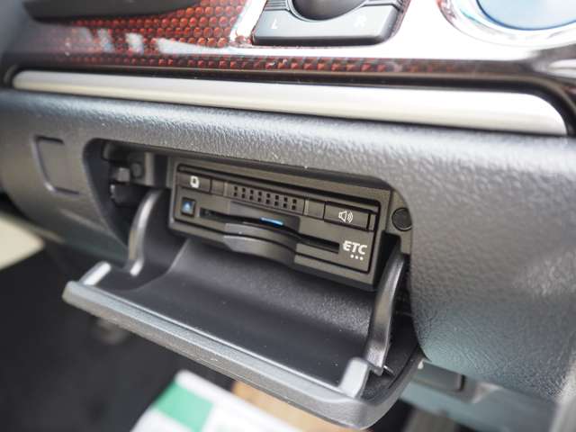 トヨタ クラウン　ハイブリッド ハイブリッド ２．５ ロイヤルサルーン ＦＯＵＲ ４ＷＤ H28年 () 99