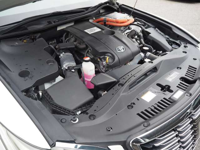 トヨタ クラウン　ハイブリッド ハイブリッド ２．５ ロイヤルサルーン ＦＯＵＲ ４ＷＤ H28年 () 99