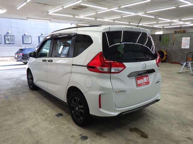 ホンダ フリード　ハイブリッド １．５ ハイブリッド クロスター ブラックスタイル ４ＷＤ R6年 () 99