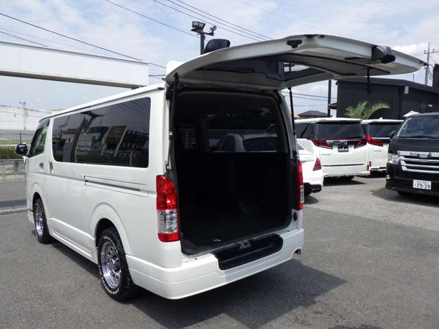 トヨタ ハイエースバン ２．０ スーパーＧＬ ダークプライム ロングボディ H29年 (関東) 99