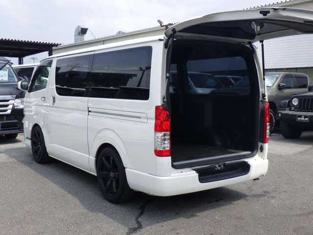 トヨタ ハイエースバン ２．０ スーパーＧＬ ダークプライムＩＩ ロングボディ R1年 (関東) 99