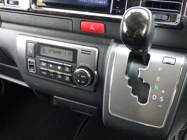 トヨタ ハイエースバン ２．０ スーパーＧＬ ダークプライムＩＩ ロングボディ R1年 (関東) 99