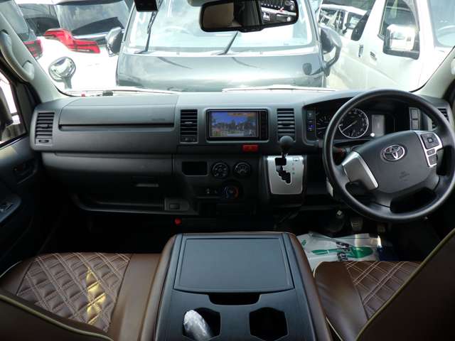トヨタ ハイエースバン ２．８ ＤＸ ロング ディーゼルターボ ４ＷＤ R3年 (関東) 99