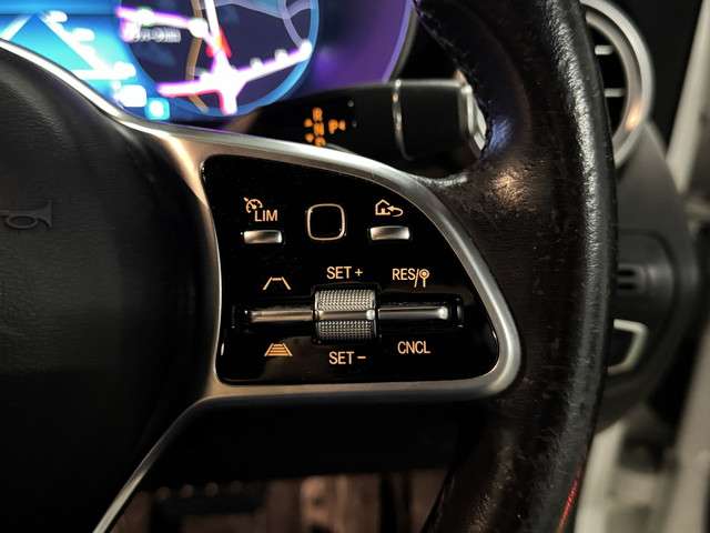メルセデスベンツ ＧＬＣクラス ２２０ Ｄ ４マチック スポーツライン エディション ディーゼルターボ ４ＷＤ R3年 () 99