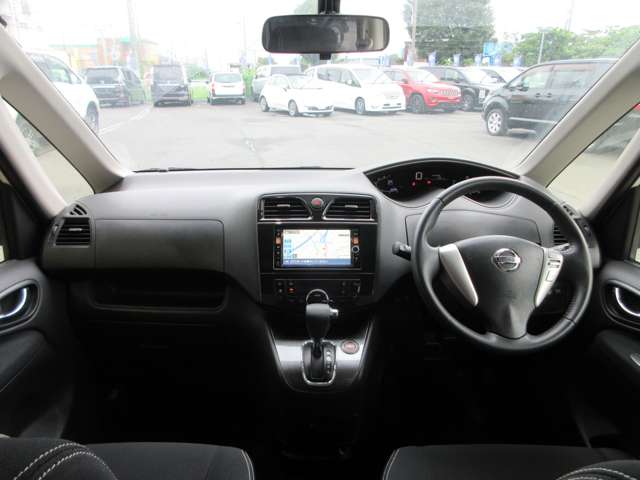 日産 セレナ ２．０ ライダー ブラックライン Ｓ－ＨＹＢＲＩＤ H25年 (関東) 99