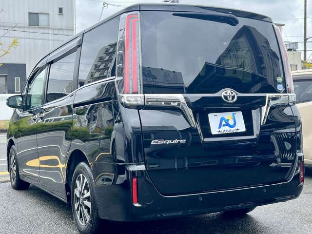 トヨタ エスクァイア ２．０ ＧＩ プレミアムパッケージ ブラックテーラード R1年 (近畿) 99