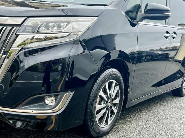 トヨタ エスクァイア ２．０ ＧＩ プレミアムパッケージ ブラックテーラード R1年 (近畿) 99