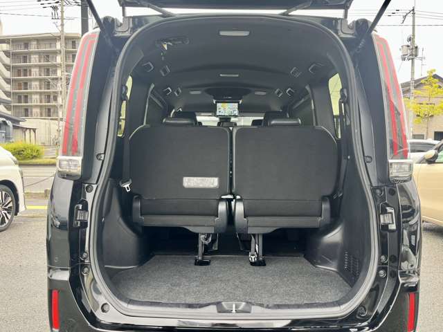 トヨタ エスクァイア ２．０ ＧＩ プレミアムパッケージ ブラックテーラード R1年 (近畿) 99