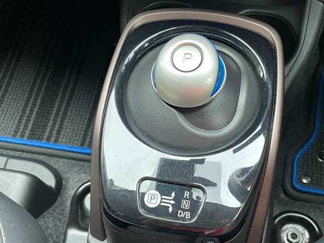 日産 ノート １．２ Ｅ－ＰＯＷＥＲ メダリスト R1年 () 99
