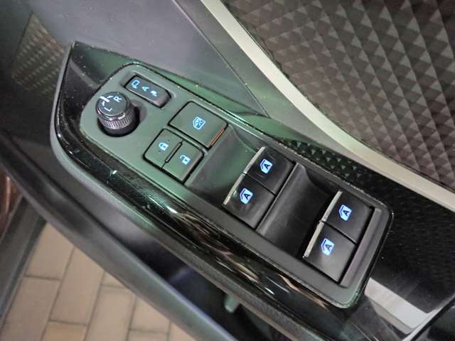 トヨタ Ｃ−ＨＲ ハイブリッド １．８ Ｇ H30年 (近畿) 99