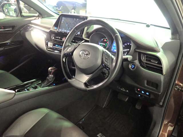 トヨタ Ｃ−ＨＲ ハイブリッド １．８ Ｇ H30年 (近畿) 99