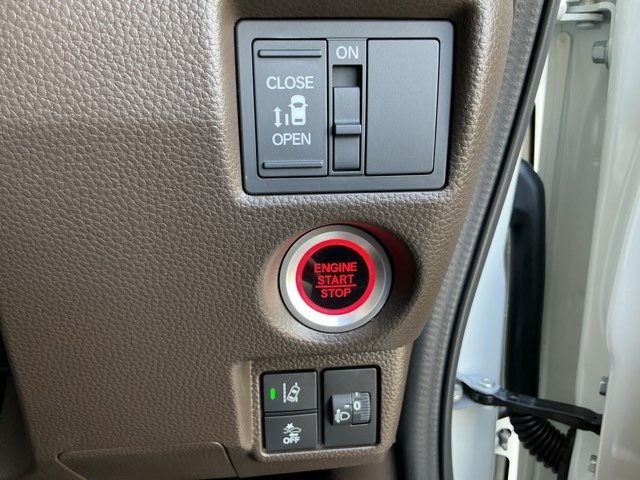ホンダ Ｎ　ＢＯＸ ６６０ Ｌ R5年 (近畿) 99