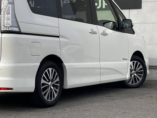 日産 セレナ ２．０ ハイウェイスター Ｖセレクション＋ＳＡＦＥＴＹ Ｓ－ＨＹＢＲＩＤ アドバンストセーフティ ＰＫＧ H27年 (四国) 99