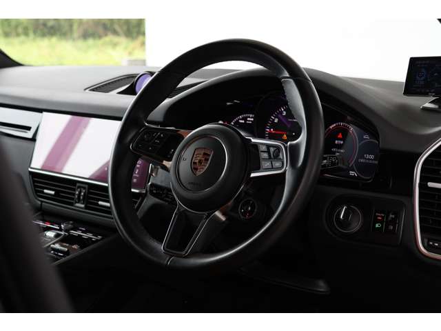 ポルシェ カイエン ３．０ ティプトロニックＳ ４ＷＤ R1年 (近畿) 99