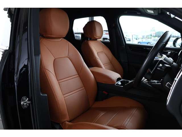 ポルシェ カイエン ３．０ ティプトロニックＳ ４ＷＤ R1年 (近畿) 99