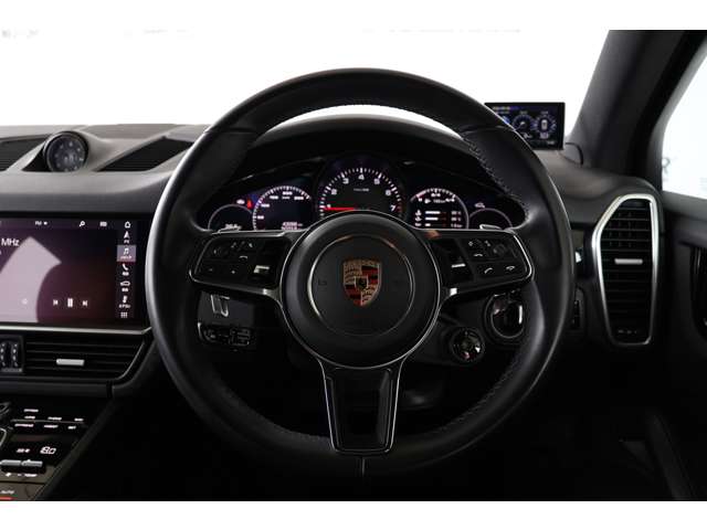 ポルシェ カイエン ３．０ ティプトロニックＳ ４ＷＤ R1年 (近畿) 99