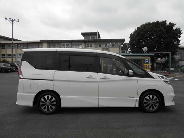 日産 セレナ ２．０ ハイウェイスター Ｖセレクション H29年 (関東) 99