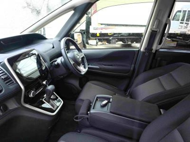 日産 セレナ ２．０ ハイウェイスター ＶセレクションＩＩ H30年 (甲信越・北陸) 99