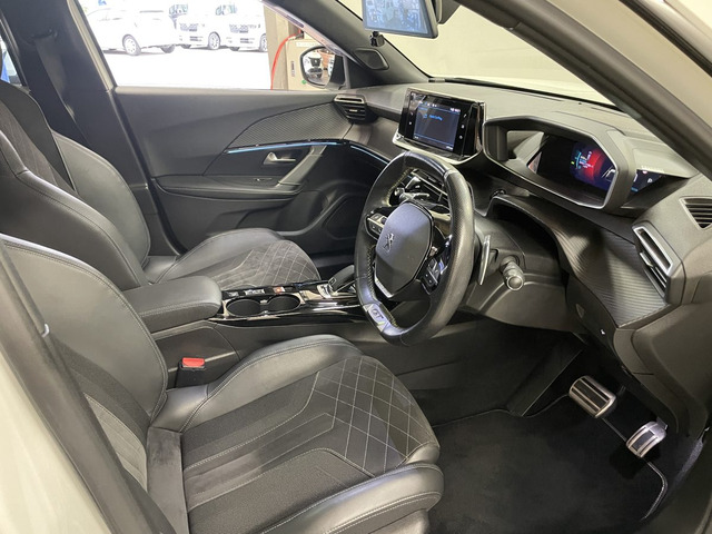 プジョー ＳＵＶ ２００８ ＧＴライン R2年 () 99