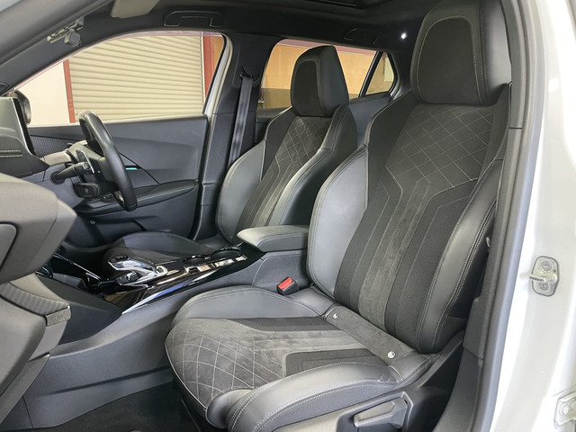 プジョー ＳＵＶ ２００８ ＧＴライン R2年 () 99