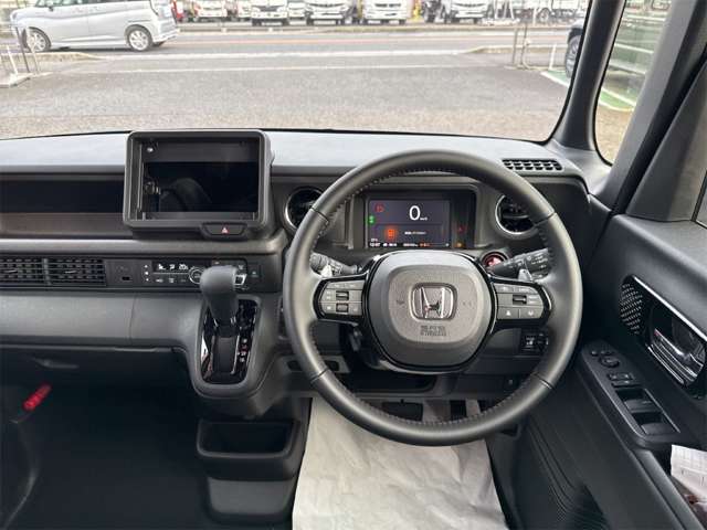 ホンダ Ｎ　ＢＯＸ カスタム ６６０ ターボ ブラック スタイル R8年 (近畿) 99