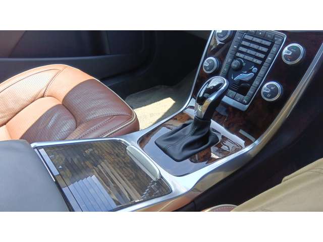 ボルボ Ｖ７０ Ｔ５　クラシック H28年 (東北) 99