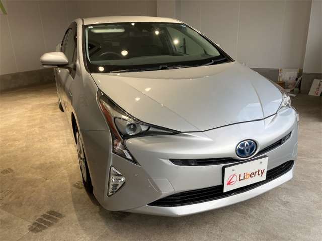 トヨタ プリウス １．８ Ｓ セーフティ プラス H29年 (近畿) 99