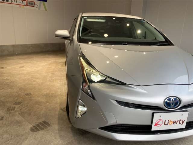 トヨタ プリウス １．８ Ｓ セーフティ プラス H29年 (近畿) 99
