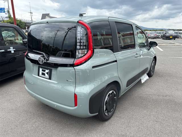 トヨタ シエンタ　ハイブリッド ハイブリッド １．５ Ｚ R7年 () 99