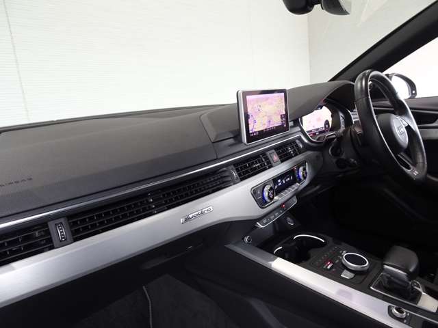 アウディ Ａ４　アバント ２．０ ＴＦＳＩ クワトロ スポーツ Ｓラインパッケージ ４ＷＤ H28年 () 99