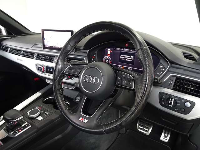 アウディ Ａ４　アバント ２．０ ＴＦＳＩ クワトロ スポーツ Ｓラインパッケージ ４ＷＤ H28年 () 99