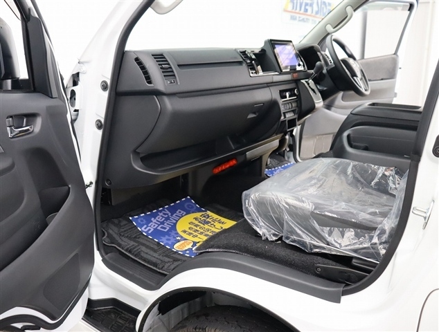 トヨタ ハイエースワゴン ２．７ ＧＬ ロング ミドルルーフ ４ＷＤ R8年 (関東) 99