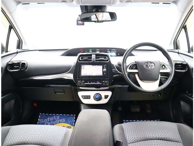 トヨタ プリウス １．８ Ｓ セーフティ プラス Ｅ－ＦＯＵＲ ４ＷＤ H29年 () 99