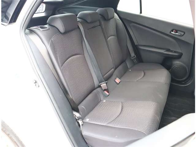トヨタ プリウス １．８ Ｓ セーフティ プラス Ｅ－ＦＯＵＲ ４ＷＤ H29年 () 99