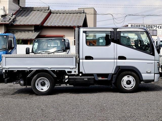三菱フソウ キャンター Ｗキャブ 積載２Ｔ 平ボディ 全低床 R4年 (東海) 99