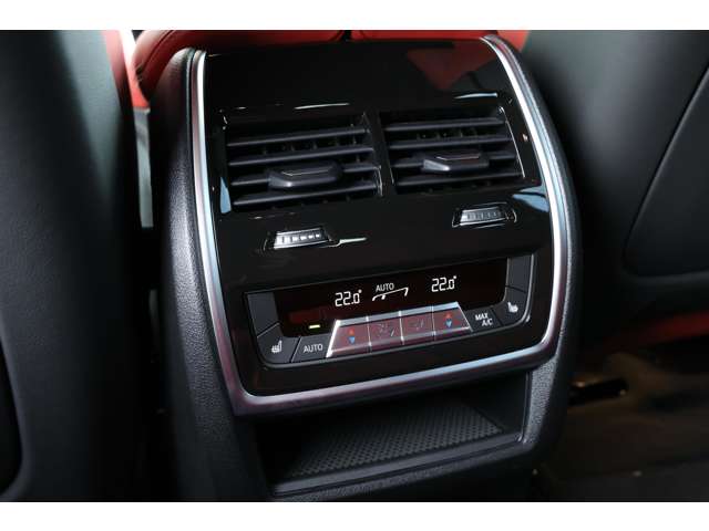 ＢＭＷ Ｘ６　Ｍ コンペティション ４ＷＤ R6年 () 99