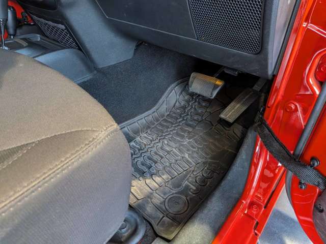 ジープ ラングラー　アンリミテッド アンリミテッド サンセット オレンジ ４ＷＤ H27年 (四国) 99