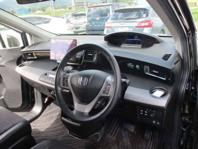 ホンダ フリード　ハイブリッド １．５ ジャストセレクション H27年 () 99
