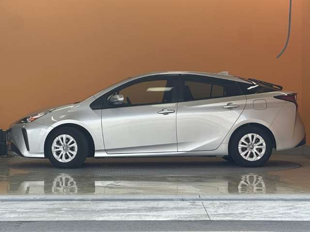 トヨタ プリウス １．８ Ｓ R3年 () 99