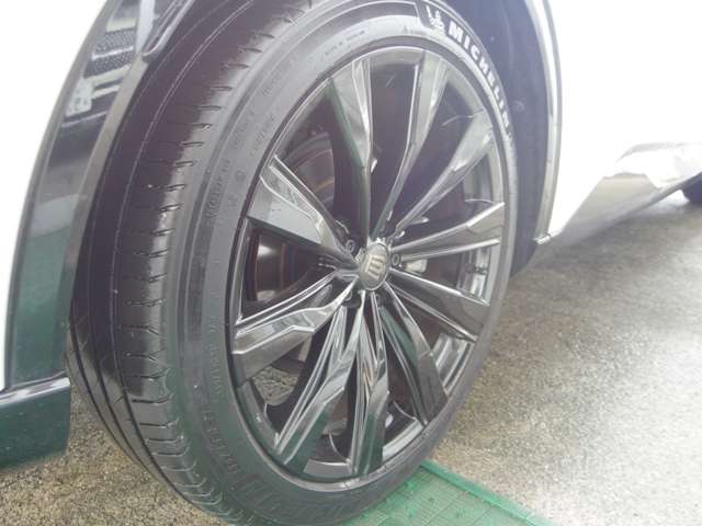 トヨタ クラウン　スポーツ　ハイブリッド ２．５ Ｚ Ｅ－ＦＯＵＲ ４ＷＤ R7年 (東海) 99