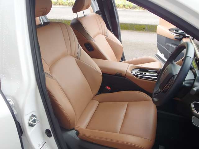 トヨタ クラウン　スポーツ　ハイブリッド ２．５ Ｚ Ｅ－ＦＯＵＲ ４ＷＤ R7年 (東海) 99