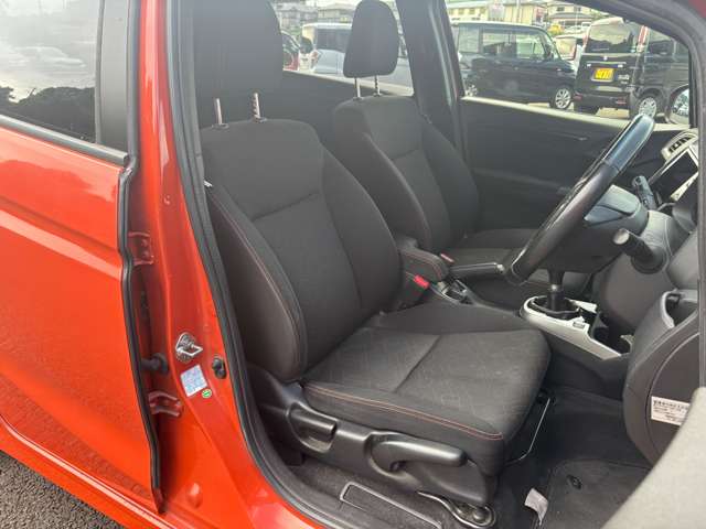 ホンダ フィット １．５ ＲＳ H25年 () 99