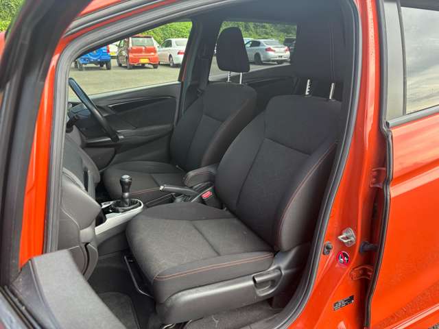 ホンダ フィット １．５ ＲＳ H25年 () 99
