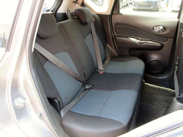 日産 ノート １．２ Ｘ ＤＩＧ－Ｓ H24年 (関東) 99