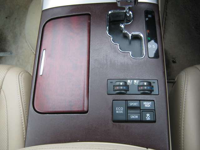 トヨタ クラウンマジェスタ ４．３ Ｉ－ＦＯＵＲ ４ＷＤ H22年 (関東) 99