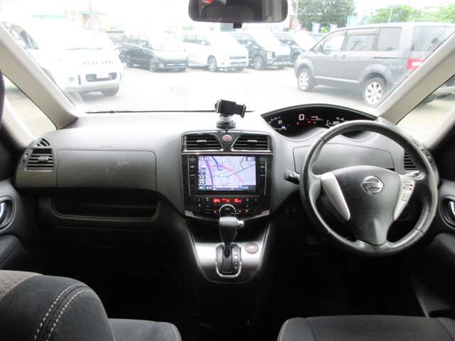 日産 セレナ ２．０ ライダー ブラックライン Ｓ－ＨＹＢＲＩＤ H25年 () 99