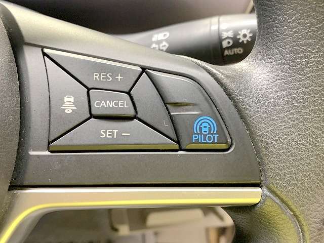 日産 セレナ ２．０ Ｘ Ｖセレクション H29年 () 99