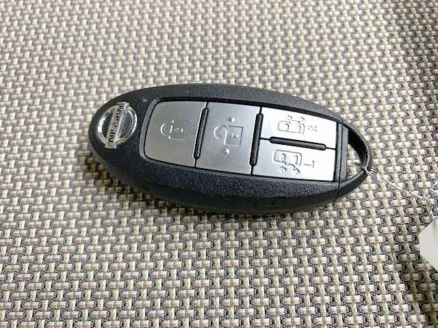 日産 セレナ ２．０ Ｘ Ｖセレクション H29年 () 99