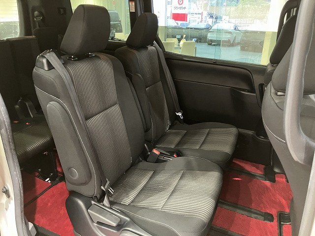 トヨタ ヴォクシー ２．０ ＺＳ 煌ＩＩ R2年 () 99