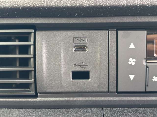 ホンダ Ｎ　ＢＯＸ カスタム ６６０ ターボ コーディネートスタイル ２トーン R8年 (近畿) 99